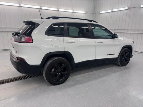 Used 2021 Jeep Cherokee Latitude Plus FWD image 3