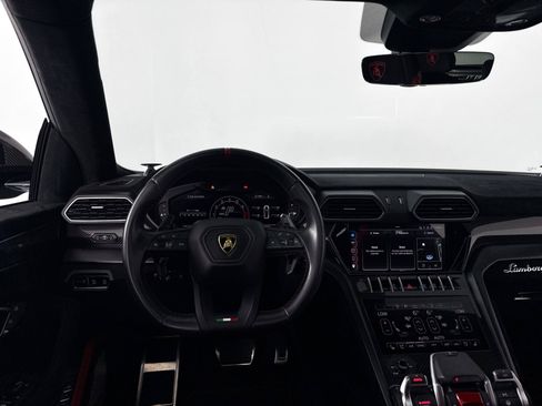 Used 2023 Lamborghini Urus Performante AWD/4WD image 25