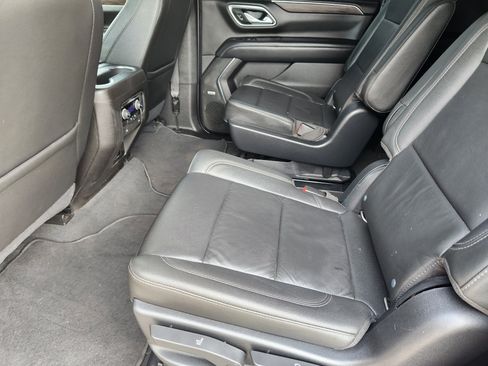 Used 2021 Chevrolet Suburban LT image 31