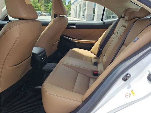 Used 2016 Lexus IS 300 AWD image 4