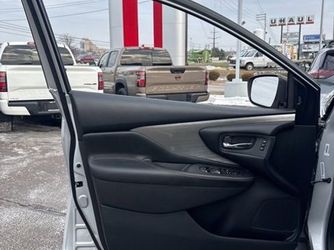 Used 2018 Nissan Murano Platinum w/ Cargo Package image 9