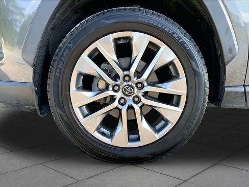 Used 2021 Toyota RAV4 XLE Premium FWD image 11