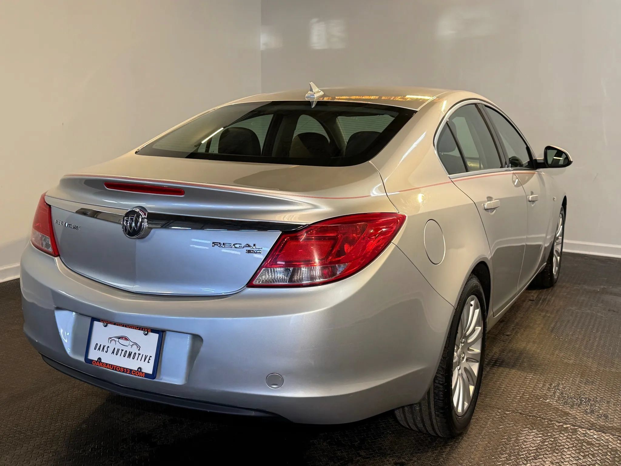 Used 2011 Buick Regal CXL FWD image 4