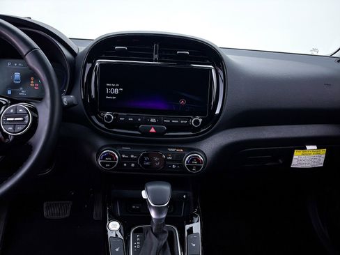 Certified 2025 Kia Soul EX FWD image 7