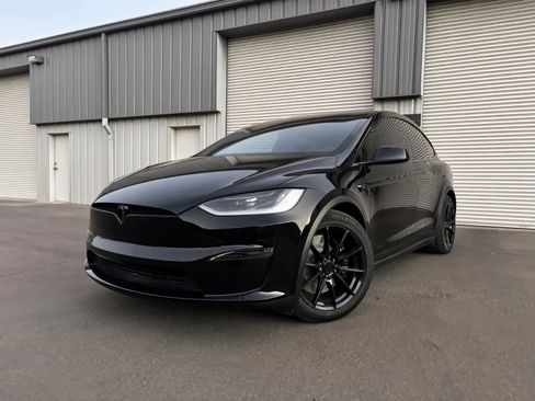 Used 2023 Tesla Model X AWD/4WD image 4