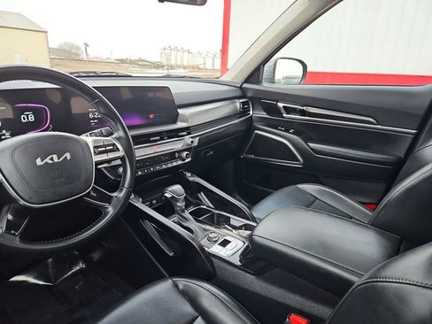 Used 2025 Kia Telluride S image 30