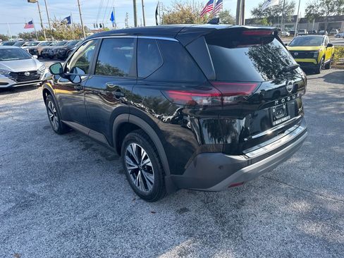 Certified 2022 Nissan Rogue SV image 8