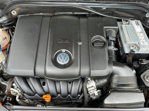 Used 2011 Volkswagen Jetta SE FWD image 28
