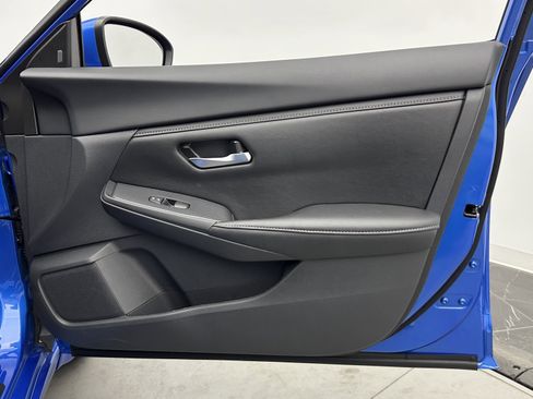 Used 2025 Nissan Sentra SV image 32