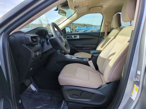 Used 2023 Ford Explorer 4WD w/ Class IV Trailer Tow Package image 15