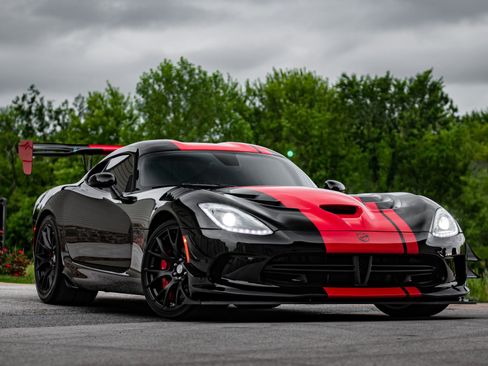 Used 2017 Dodge Viper GTC w/ ACR Package RWD image 3
