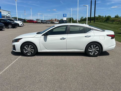 Used 2025 Nissan Altima 2.5 S FWD image 6