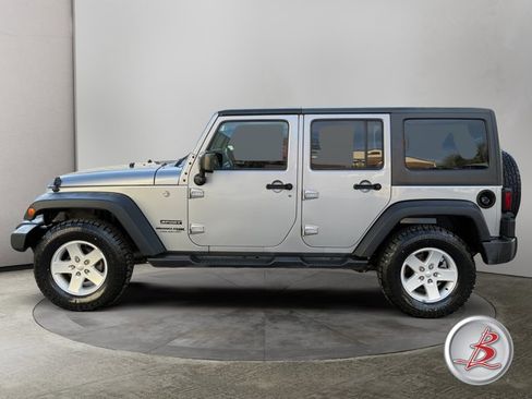 Used 2018 Jeep Wrangler Unlimited Sport S image 4