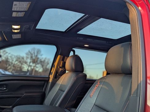 Used 2021 Nissan Titan PRO-4X w/ Pro-4x Convenience Package image 12