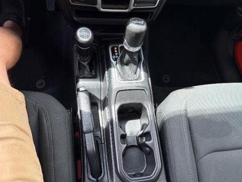 Used 2018 Jeep Wrangler Unlimited Sport image 26