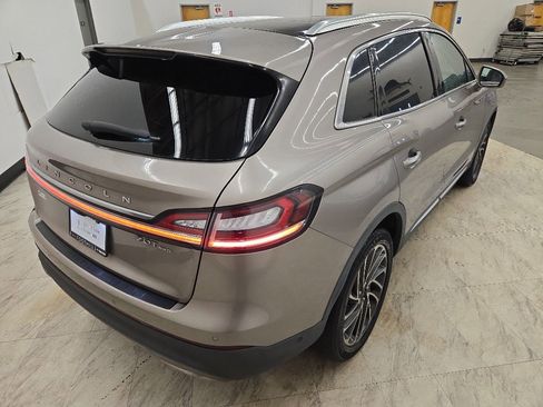 Used 2020 Lincoln Nautilus Reserve w/ Equipment Group 201A image 8