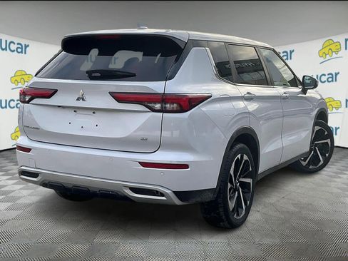 Used 2024 Mitsubishi Outlander SE image 6