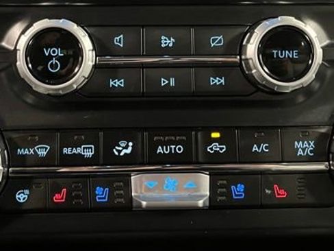 Used 2024 Ford F350 Limited w/ FX4 Off-Road Package AWD/4WD image 38