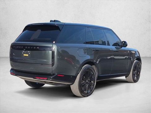 Used 2024 Land Rover Range Rover SE AWD/4WD image 4