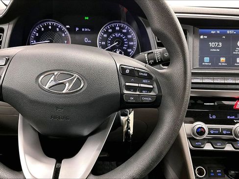 Used 2020 Hyundai Elantra SEL image 24