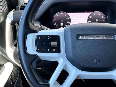 Used 2023 Land Rover Defender 130 SE image 18