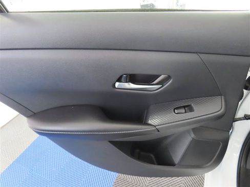 Used 2023 Nissan Sentra SV FWD image 28