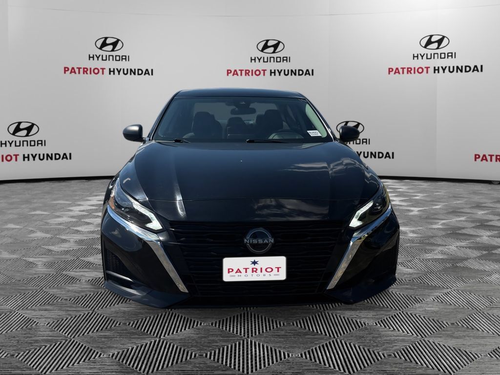 Used 2024 Nissan Altima 2.5 SV FWD image 8