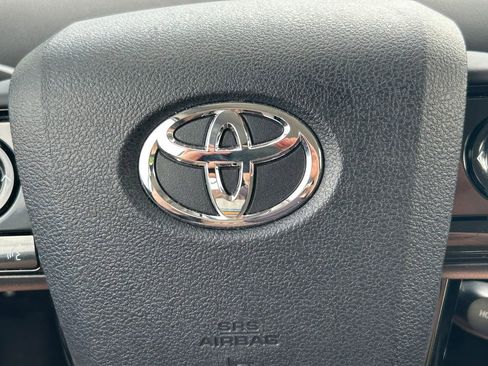 Used 2022 Toyota Prius Prime LE FWD image 35