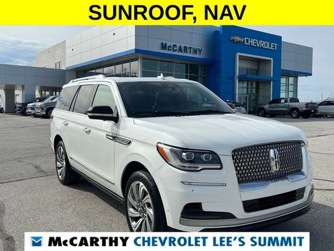 Used 2023 Lincoln Navigator Reserve image 1