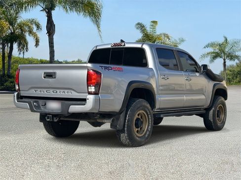 Used 2019 Toyota Tacoma TRD Off-Road image 5