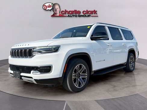 Used 2024 Jeep Wagoneer L Series II RWD image 1