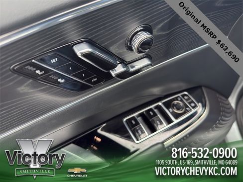 Used 2024 Cadillac Lyriq Luxury image 12