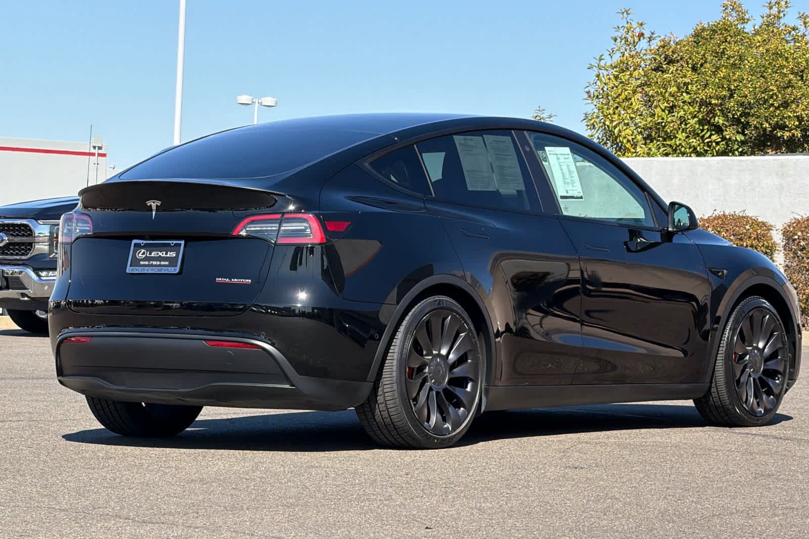 Used 2022 Tesla Model Y Performance AWD/4WD image 2