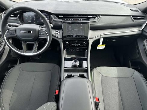 New 2026 Jeep Grand Cherokee Laredo image 10