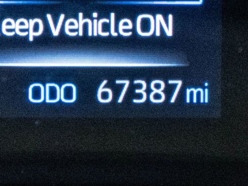 Certified 2024 Toyota Sienna XLE FWD image 17