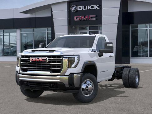 New 2026 GMC Sierra 3500 Pro image 6