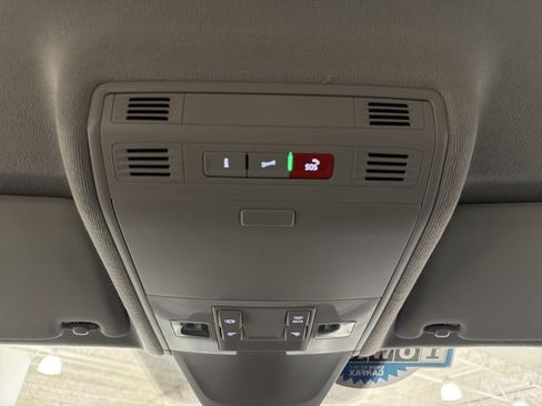 Certified 2024 Volkswagen Tiguan SE AWD/4WD image 34