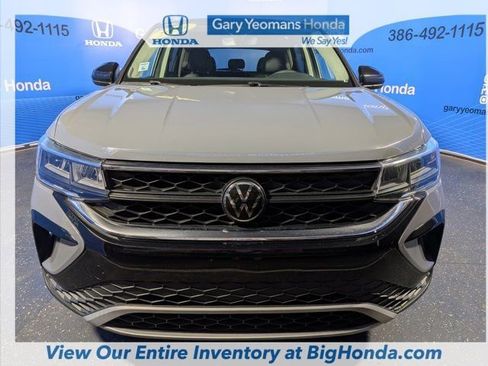 Used 2024 Volkswagen Taos SE image 9