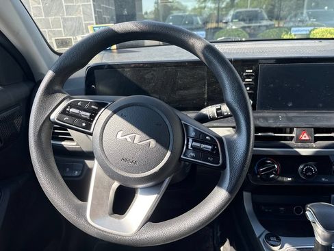 Used 2024 Kia Seltos LX AWD/4WD image 10
