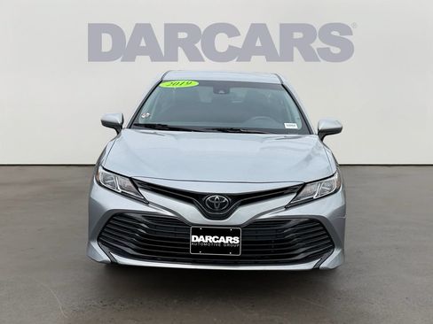 Used 2019 Toyota Camry LE FWD image 2