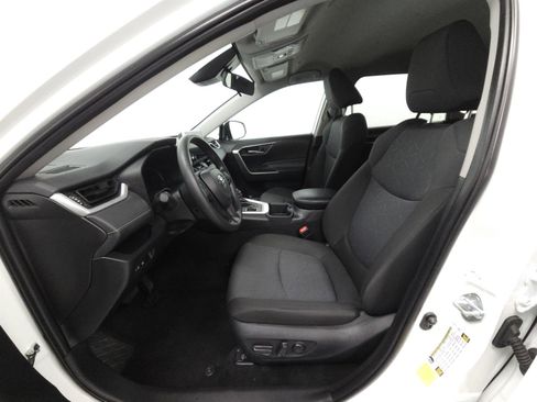 Certified 2025 Toyota RAV4 XLE AWD/4WD image 4