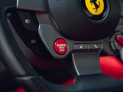 Used 2019 Ferrari Portofino RWD image 35