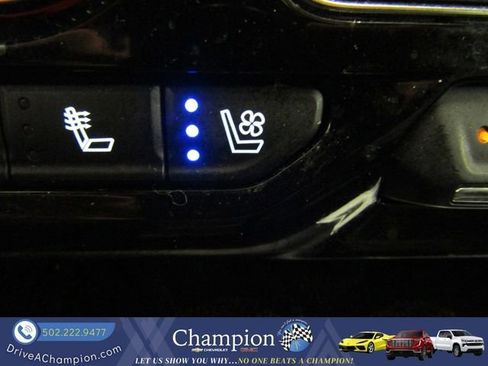 Used 2022 GMC Yukon Denali AWD/4WD image 10