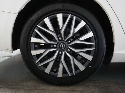 Used 2023 Nissan Altima 2.5 SV image 10