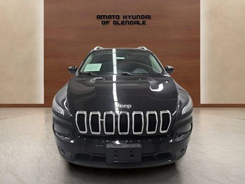 Used 2017 Jeep Cherokee Latitude w/ Safety/Convenience Group AWD/4WD image 9