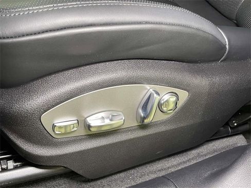 New 2026 Porsche Macan Turbo image 17