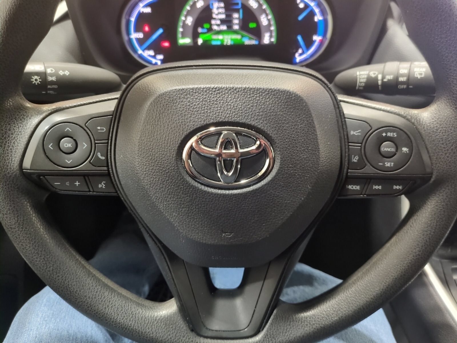 Used 2024 Toyota RAV4 XLE AWD/4WD image 19