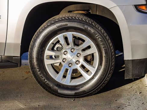 Used 2018 Chevrolet Tahoe LT image 11