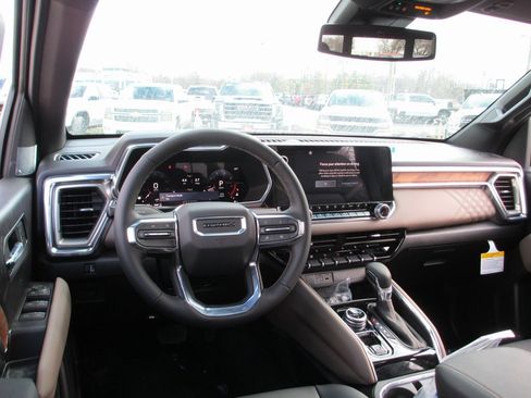 New 2026 GMC Canyon Denali image 14