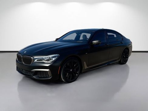 Used 2018 BMW M760i xDrive image 7